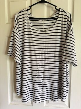 Lands' End Black & White Striped Short Sleeve Tee